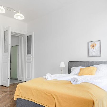4 Great Apartment Akh - Ideal For Groups Of 19 Vídeň Exteriér fotografie